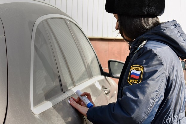 Судебные приставы взыскали с белгородца более 83 тыс. рублей за повреждённый автомобиль