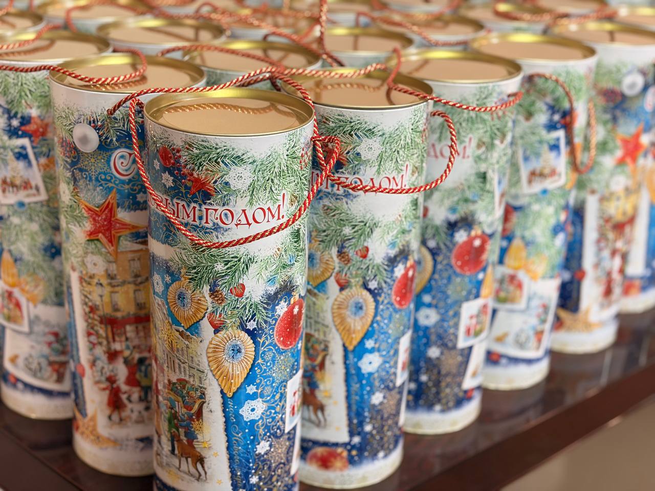 Игорь Щепин: Как секретарь местного отделения партии «Единая Россия» сегодня от всей души поздравил с наступающим Новым годом наших единомышленников — членов политсовета