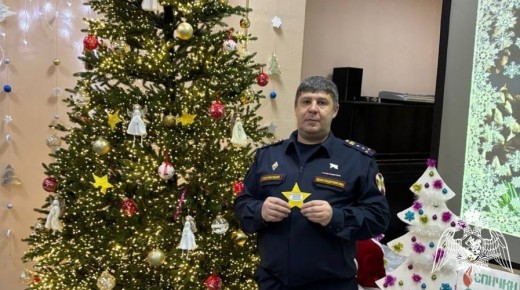 Сотрудники вневедомственной охраны Росгвардии поддержали акцию «Ёлка желаний» в Белгородской области