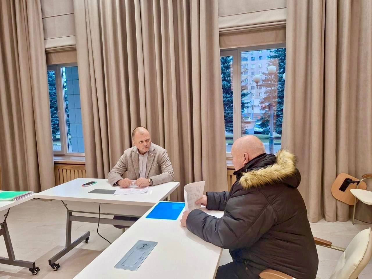 Депутаты областной Думы поделились итогами последних в этом году личных приёмов граждан