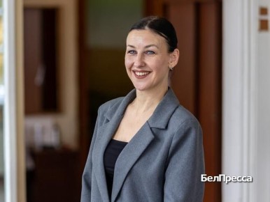 «Хореографией я увлеклась в 1-м классе. Танцы были не народные – современные, эстрадные. Я поначалу думала, что это хобби, ни к чему не обязывающее детское увлечение. Мне нравилось выходить на сцену, улыбаться и дарить...