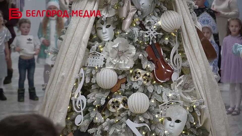 Белгородских деток, получивших ранения в результате обстрелов ВСУ, поздравили с наступающими праздниками