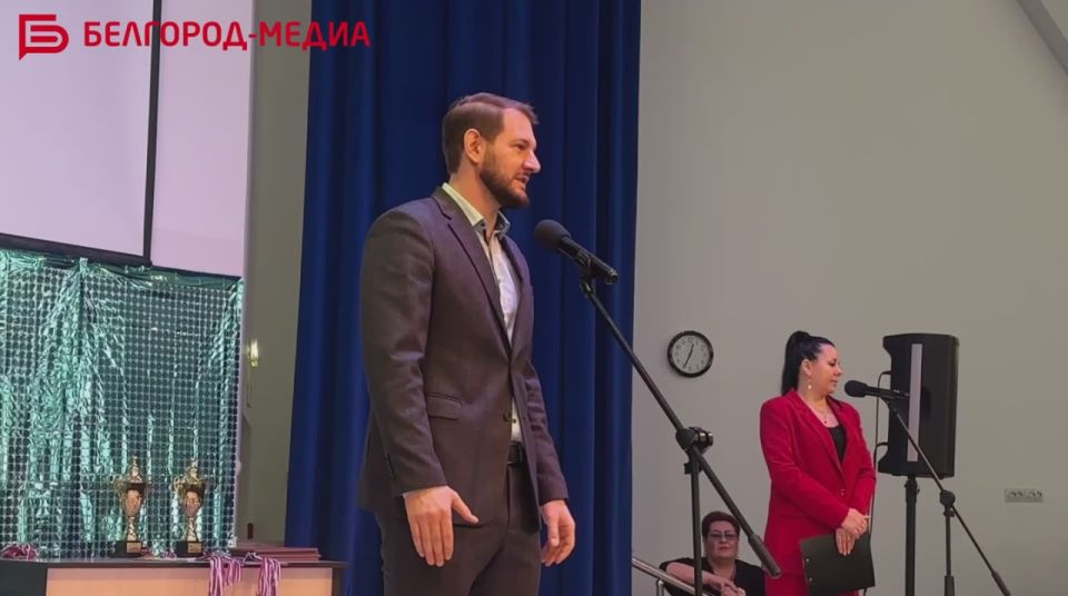 В Белгороде наградили победителей и призёров муниципального этапа всероссийских соревнований по футболу среди команд общеобразовательных учреждений