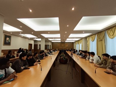 В преддверии новогодних праздников белгородские полицейские провели правовые беседы с иностранными студентами