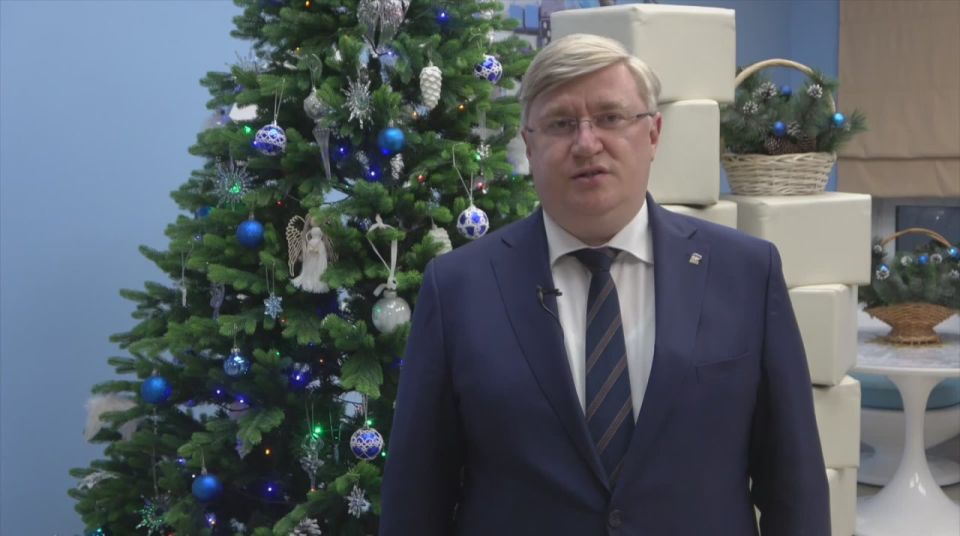 Андрей Миськов: С Новым годом!