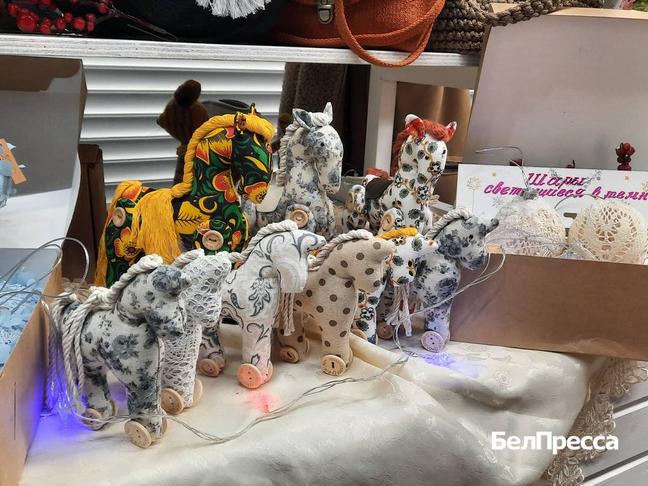 Красная Огненная Лошадь – символ 2026 года по восточному календарю