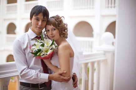 Снижение брачного возраста в России: мифы и реальность