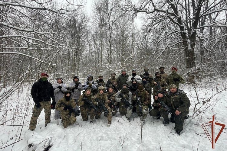 Спецназ Росгвардии организовал марш-бросок для подшефных курсантов в Белгородской области
