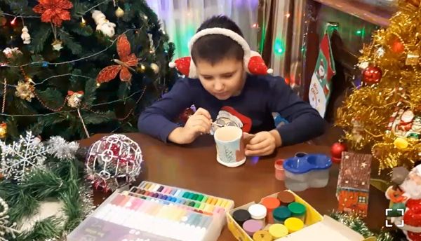 Акция «Новогодние поделки» пополнилась творением юного инспектора безопасности дорожного движения