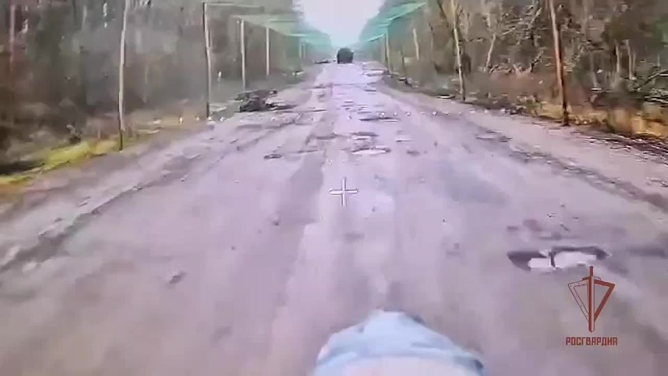 Росгвардейцы вывели из строя вражеский бронеавтомобиль МаххРrо на Харьковском направлении