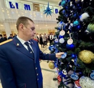 Руководитель следственного отдела по городу Губкину СУ СК России по Белгородской области принял участие во Всероссийской благотворительной акции «Ёлка желаний»