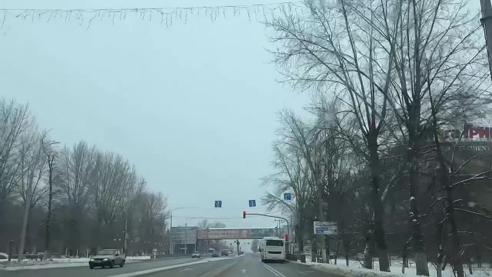 Доброе утро, друзья. По прогнозу синоптиков в ближайшие часы ожидаются осадки в виде снега Просим вас быть предельно внимательными на дороге, соблюдать скоростной режим, выбирать безопасную дистанцию до впереди движущихся...