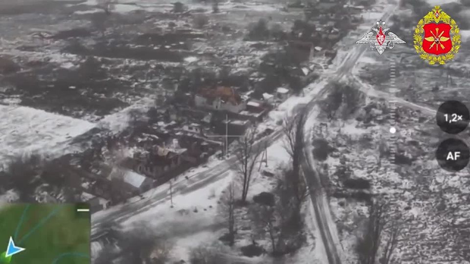 В населённом пункте Подолы Харьковской области реет российский триколор