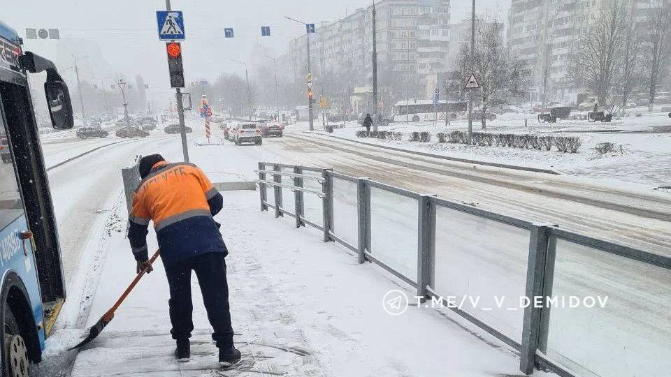 В Белгороде коммунальные службы работают в усиленном режиме из-за снегопада