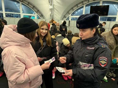 В Белгородской области автоинспекторы провели профилактические беседы с юными фигуристами
