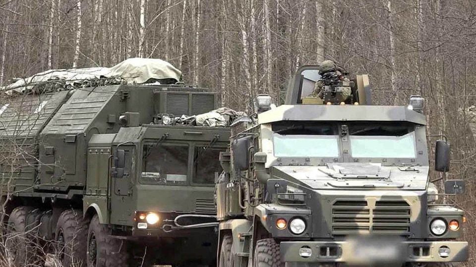 «Киеву намекают»: Коц раскрыл истинные цели массированных ударов по украинской столице