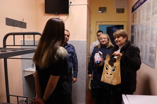 СИЗО-3 УФСИН России по Белгородской области посетила Уполномоченный по правам ребенка региона Галина Пятых