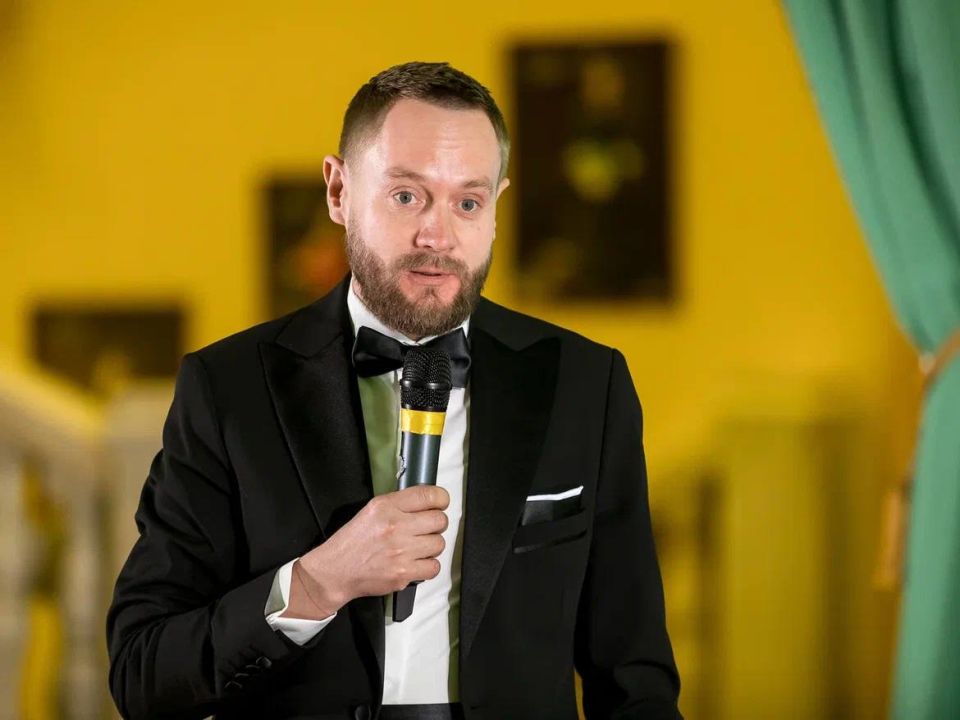 Сегодня впервые мы отмечаем День артиста!