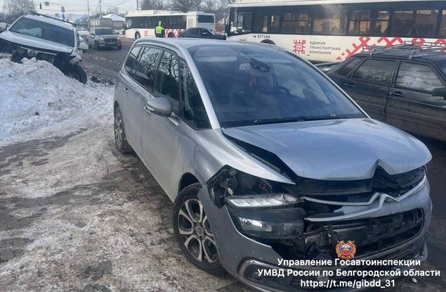В Белгороде произошло ДТП с участием пяти автомобилей