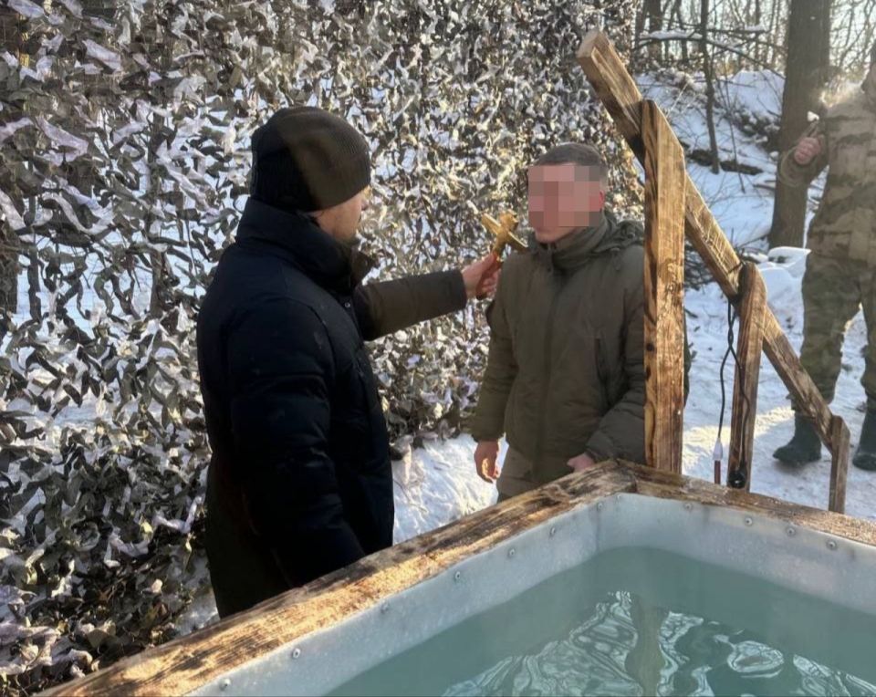 Священнослужители Белгородской епархии посетили росгвардейцев, выполняющих задачи по защите приграничья