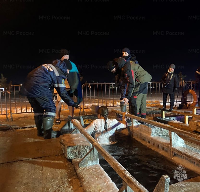 По состоянию на 16:00 19 января в крещенскую воду окунулись 6 565 человек