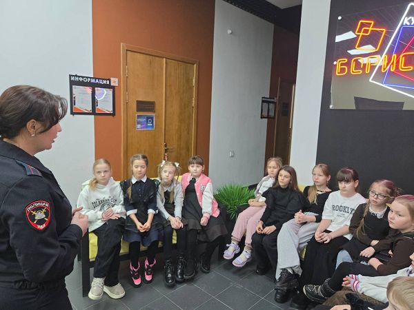 Белгородские автоинспекторы продолжают просвещать школьников в вопросе дорожной безопасности