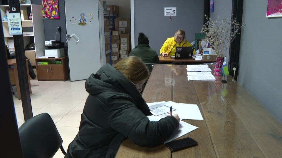 Дублёр губернатора Белгородской области посетил штаб помощи пострадавшим от обстрелов