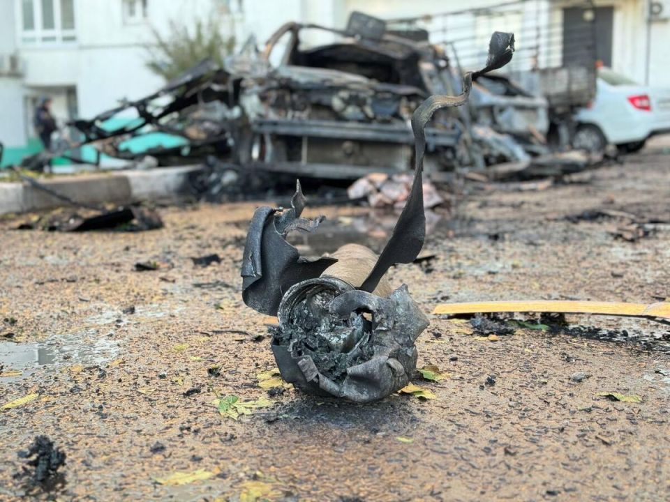 В Белгородской области дрон ВСУ атаковал автобус, ранив пять мирных жителей