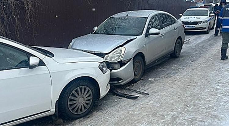 Несовершеннолетняя белгородка пострадала в лобовом столкновении авто