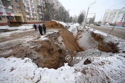 Асфальт на дублёре улицы Губкина удалось сохранить во время ЧП в Белгороде, но дорога пока закрыта для проезда