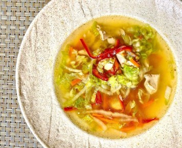 Теплота в тарелке: необычные супы для холодных дней