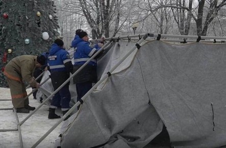В Белгороде провели тренировку по развёртыванию мобильного пункта обогрева