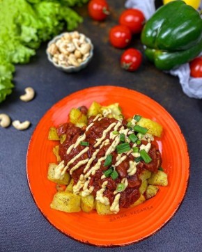 Пататас бравас: веганский шедевр испанской кухни