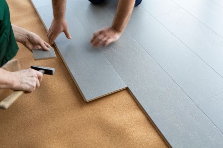 Разумная укладка ламината своими руками: понятное руководство и практические фишки