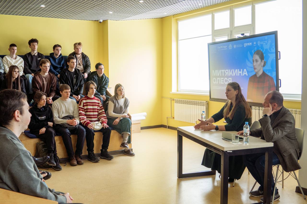 Выпускница БГТУ им. В.Г. Шухова, министр соцзащиты региона Олеся Митякина встретилась со студентами вуза