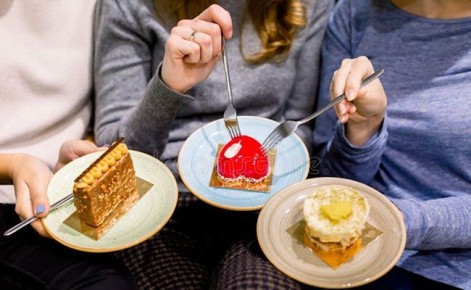 Что происходит с организмом после сладкого после еды и как снизить риск