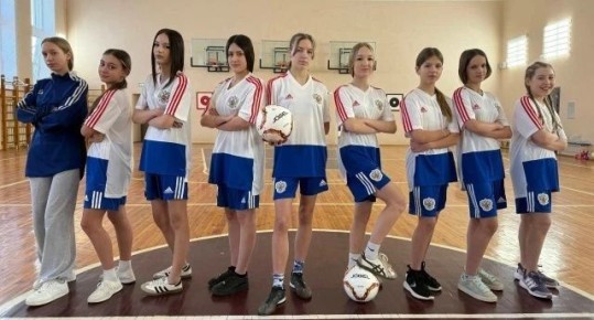Владимир Переверзев: Девушки из нашего округа успешно выступили на областном финальном этапе соревнований «Кожаный мяч - Школьная футбольная лига», завоевав почетное третье место