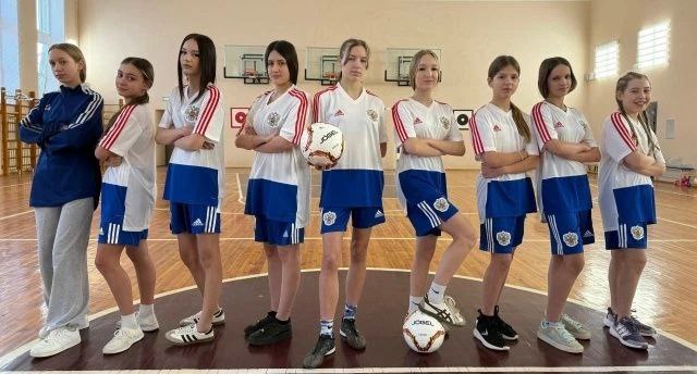 Владимир Переверзев: Девушки из нашего округа успешно выступили на областном финальном этапе соревнований «Кожаный мяч - Школьная футбольная лига», завоевав почетное третье место