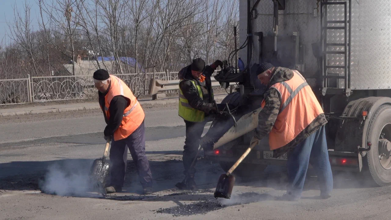Вячеслав Гладков: в Старом Осколе провели ямочный ремонт на на двух проспектах и семи улицах