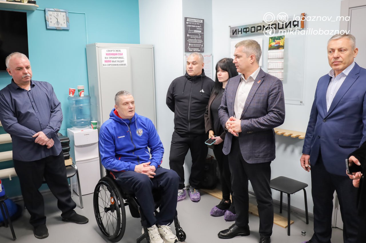 Михаил Лобазнов: Сегодня посетил стрелковый тир спортивной школы №2, где прошёл мастер-класс с участниками отделения пулевой стрельбы