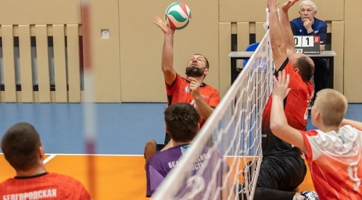 Ветеран СВО играет в белгородской сборной по волейболу сидя