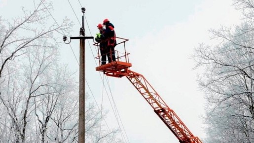 Более 12 тысяч белгородцев остались без света из-за снегопадов