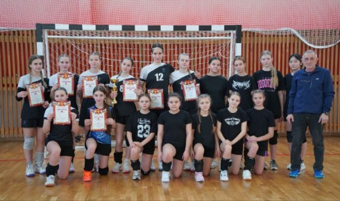 Николай Нестеров: Корочанский волейболистки — гордость нашего муниципалитета!