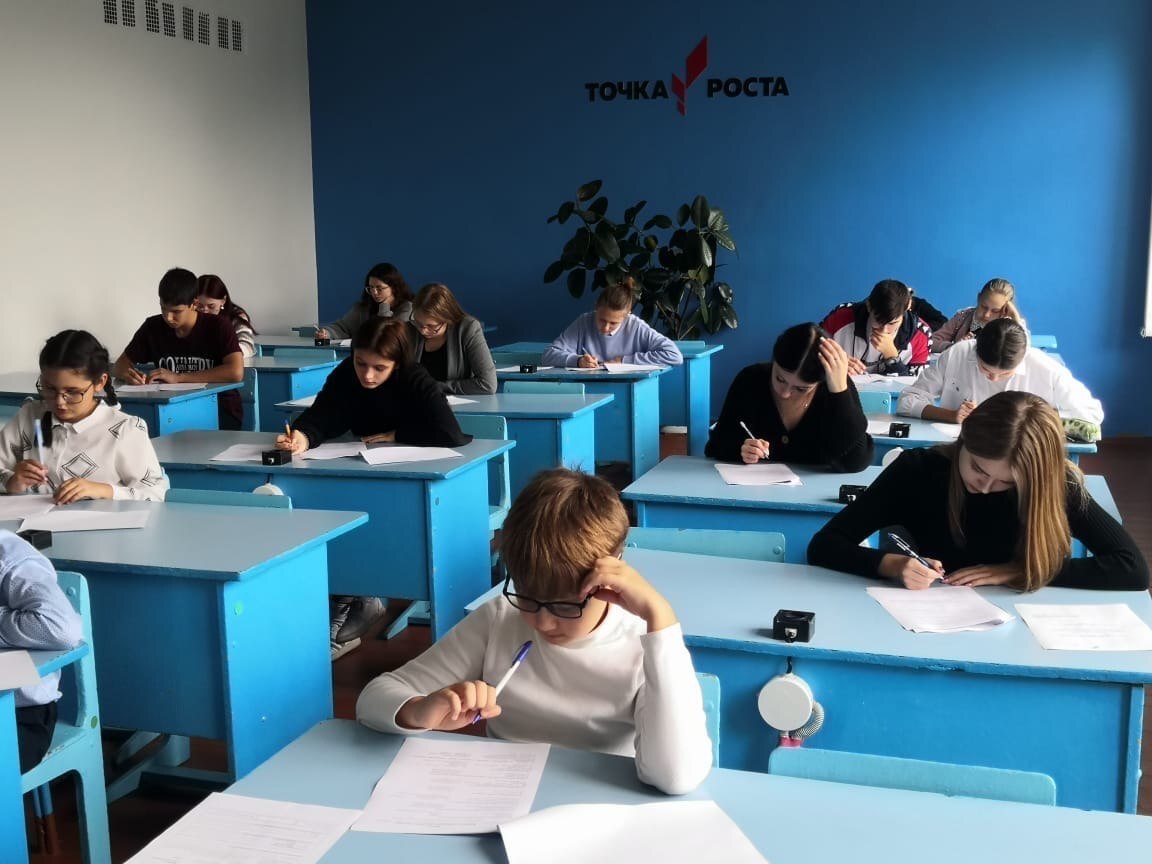 36 самых сильных учеников из двух Волоконовских, Пятницкой, Волчье-Александровской, Погромской, Староивановской и Ютановской средних школ участвуют в региональном этапе и борются за звание «Победитель» Всероссийской...