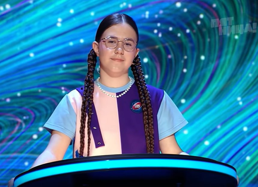 Ученица 7 «А» класса школы № 40 Мария Проскурина приняла участие в интеллектуальной телепередаче «Умнее всех» с Тиной Канделаки