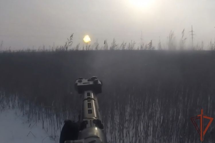 Росгвардейцы уничтожают FPV-дроны ВСУ на оптоволокне в Белгородской области (видео)