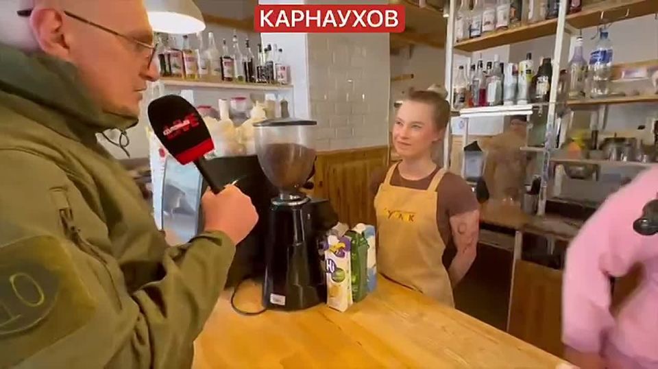 Сергей Карнаухов: Белгород.. Городское кафе Бублик. Неунывающие горожане