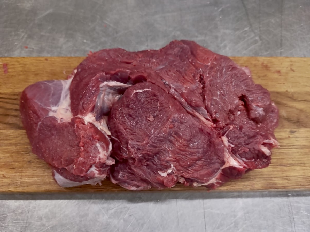 Осенний забой: свежее мясо и птица с фермы Гжельское подворье