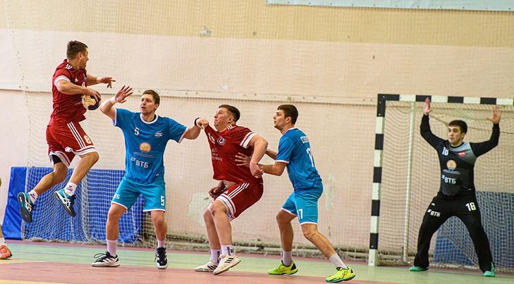 Белгородские гандболисты дважды уступили уфимскому «Акбузату»