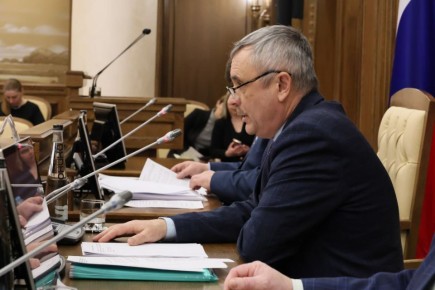 В областной Думе продолжается подготовка к февральскому заседанию